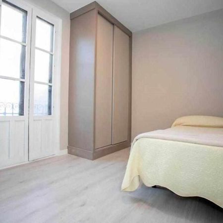 Hostal Viena Plaza Nueva Granada Luaran gambar