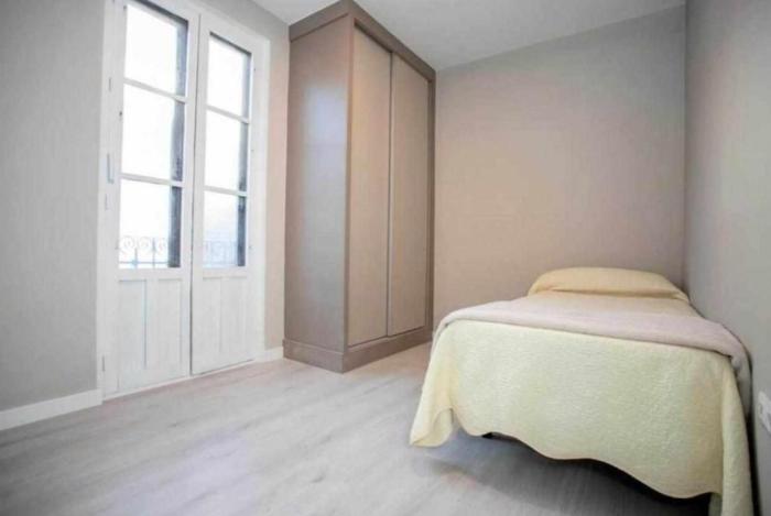 Hostal Viena Plaza Nueva Granada Bilik gambar