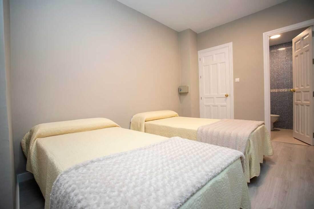 Hostal Viena Plaza Nueva Granada Luaran gambar