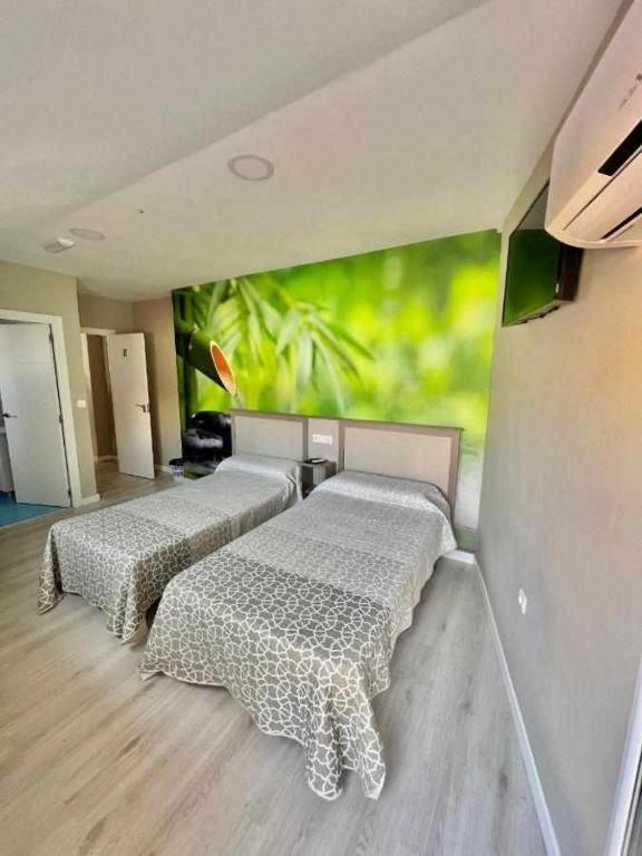 Hostal Viena Plaza Nueva Granada Luaran gambar