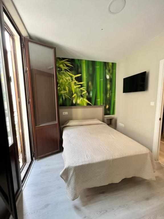 Hostal Viena Plaza Nueva Granada Luaran gambar