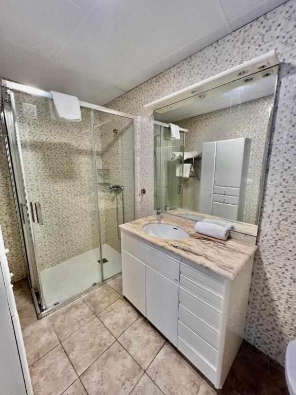 Hostal Viena Plaza Nueva Granada Luaran gambar